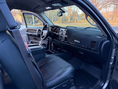 Used 2008 GMC Sierra 2500 SLE w/ SLE2 Preferred Package image 12