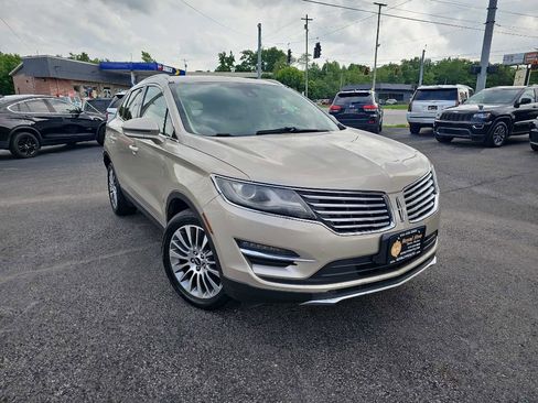 Used 2017 Lincoln MKC Reserve w/ Lincoln MKC Climate Package image 4