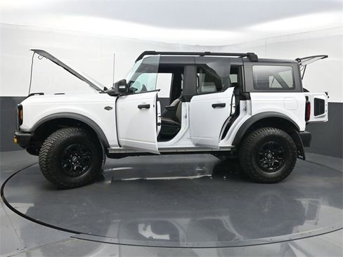 Used 2022 Ford Bronco Wildtrak image 44