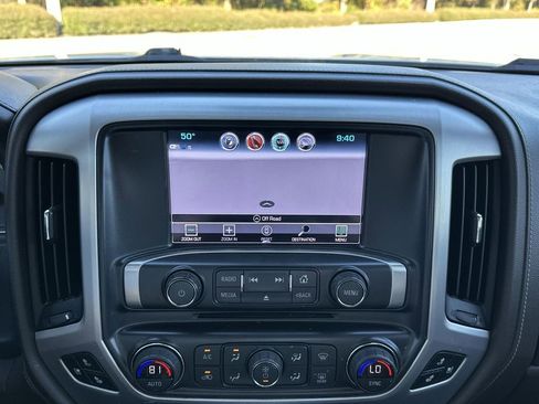 Used 2018 GMC Sierra 1500 SLT image 21