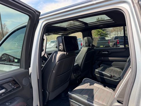 New 2025 GMC Yukon XL AT4 Ultimate image 12