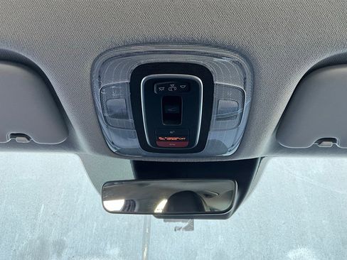 Used 2025 Hyundai Elantra Limited image 16