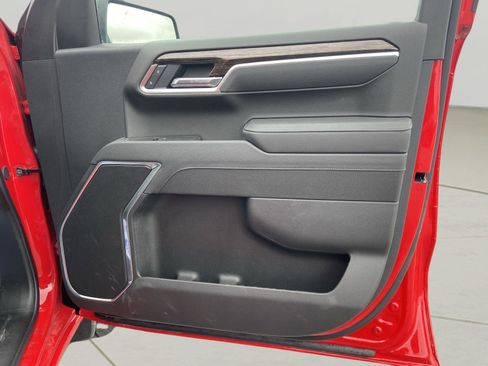 Used 2025 GMC Sierra 1500 Elevation image 44