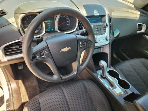 Used 2013 Chevrolet Equinox LS FWD image 2