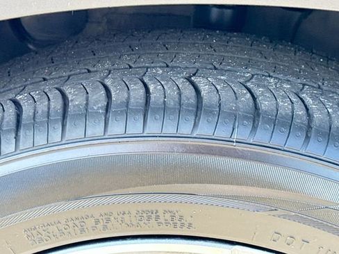 Used 2025 Hyundai Venue SEL FWD image 31
