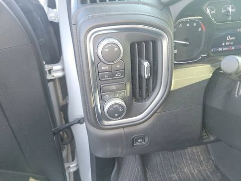 Used 2019 GMC Sierra 1500 SLE w/ SLE Value Package AWD/4WD image 11