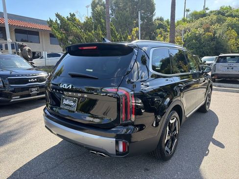Used 2025 Kia Telluride EX image 9