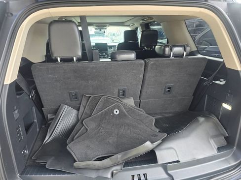Used 2023 Ford Expedition XLT image 21