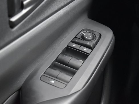 Used 2023 Toyota Prius LE FWD image 12