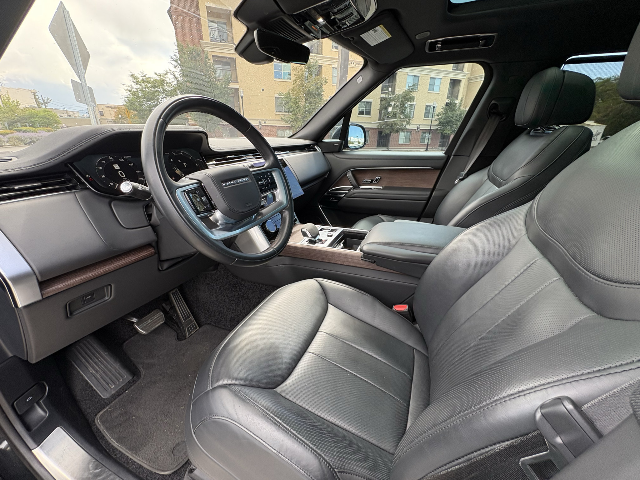 Used 2023 Land Rover Range Rover Long Wheelbase SE AWD/4WD image 21