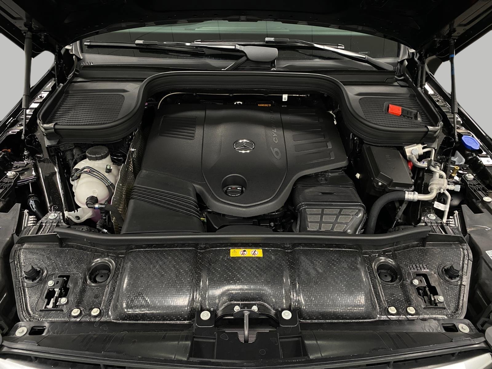 New 2026 Mercedes-Benz GLS 450 4MATIC image 12