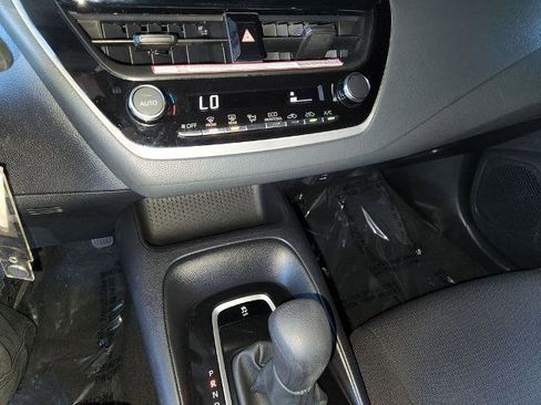 Used 2025 Toyota Corolla LE image 20