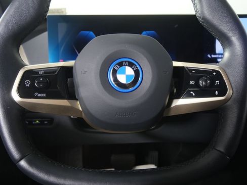 Used 2024 BMW iX xDrive50 w/ Sport Package AWD/4WD image 18