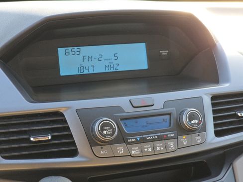 Used 2012 Honda Odyssey LX image 4