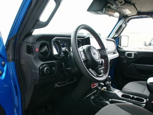 Used 2024 Jeep Wrangler Unlimited Rubicon w/ Safety Group image 14