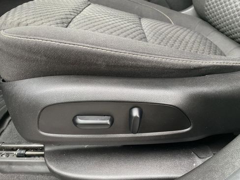 Used 2017 GMC Acadia SLE FWD image 13
