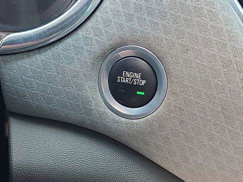 Used 2018 Chevrolet Malibu LT image 28