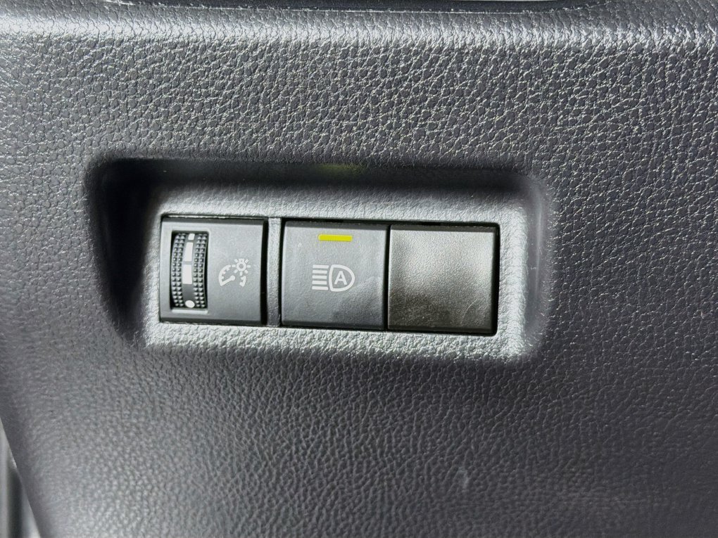 Used 2024 Toyota RAV4 XLE FWD image 15