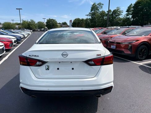 Used 2024 Nissan Altima 2.5 SR FWD image 6