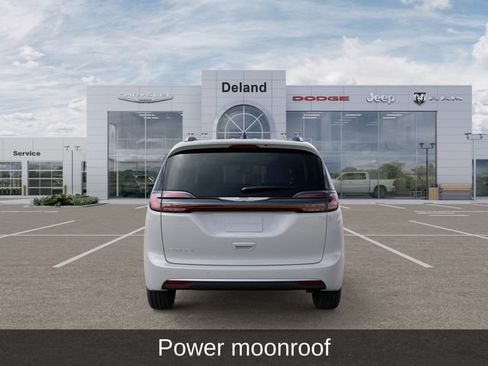 New 2026 Chrysler Pacifica Pinnacle FWD image 8
