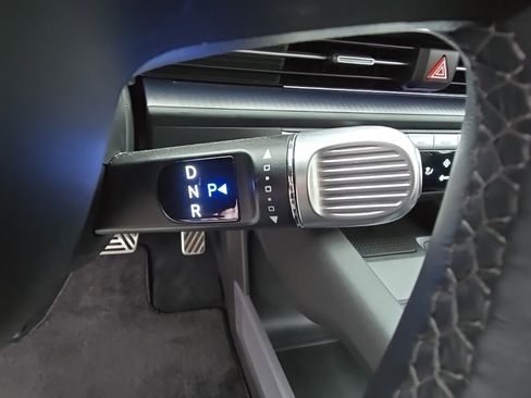 Certified 2025 Hyundai Ioniq 6 Limited image 19