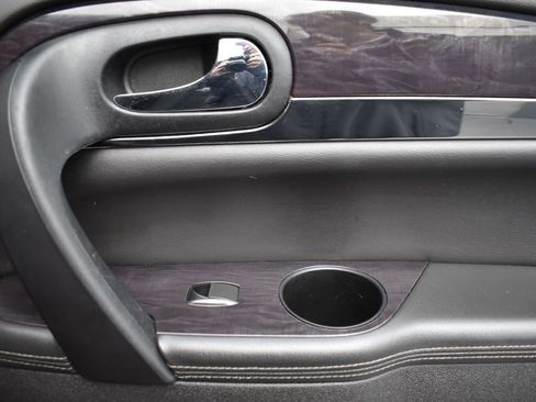 Used 2017 Buick Enclave Premium w/ Experience Buick Package image 33