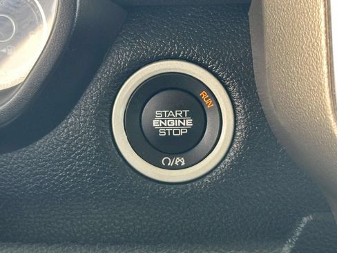 Used 2019 RAM 1500 Laramie AWD/4WD image 16