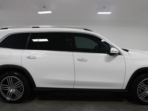 Used 2025 Mercedes-Benz GLS 450 4MATIC image 11