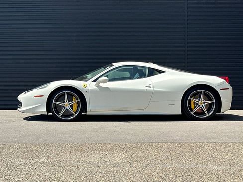 Used 2014 Ferrari 458 Italia Coupe RWD image 2