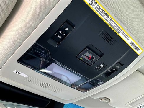 Used 2025 Lexus ES 300h w/ Premium Package image 14