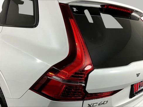 Used 2023 Volvo XC60 B5 Plus AWD/4WD image 23
