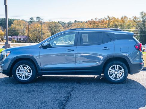 Used 2024 GMC Terrain SLE w/ Driver Convenience Package image 5