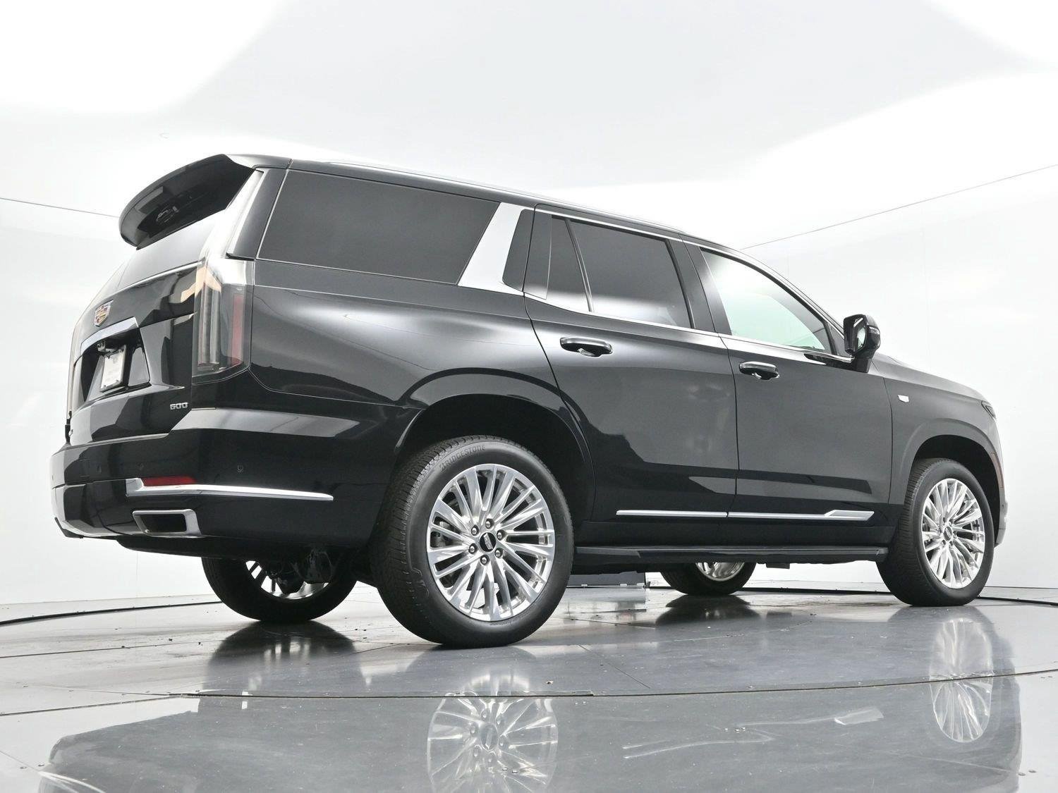 Certified 2025 Cadillac Escalade Premium Luxury AWD/4WD image 59