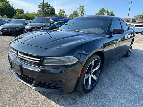 Used 2017 Dodge Charger SE RWD image 28