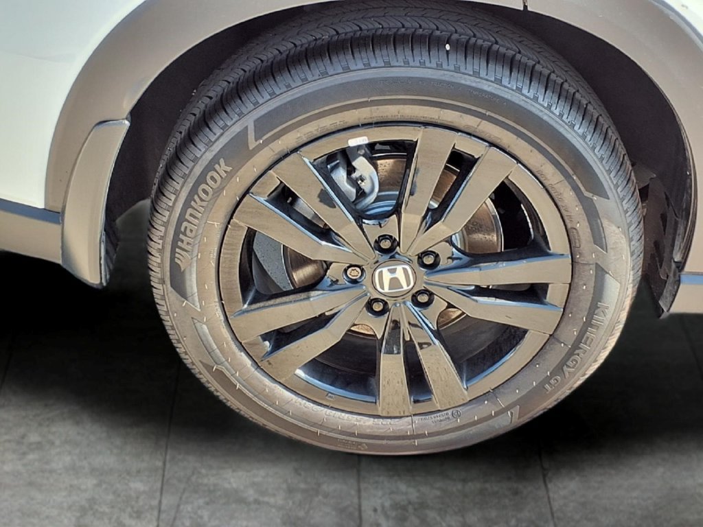 Certified 2026 Honda HR-V Sport image 9