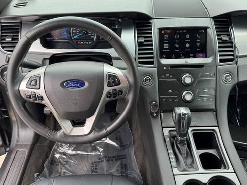 Used 2018 Ford Taurus SEL AWD/4WD image 13