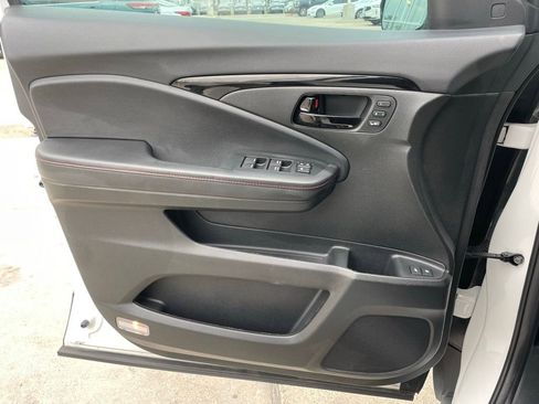 Used 2025 Honda Passport Black Edition image 12