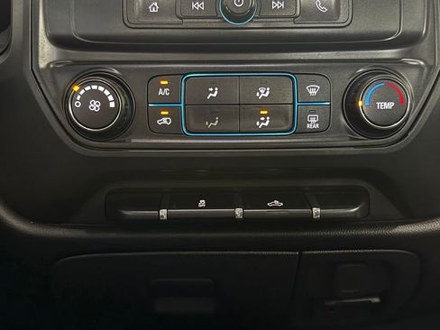 Used 2018 Chevrolet Silverado 1500 W/T w/ Trailering Package AWD/4WD image 16