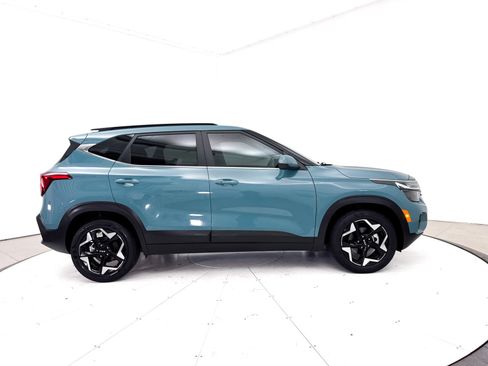 Certified 2024 Kia Seltos EX FWD image 40