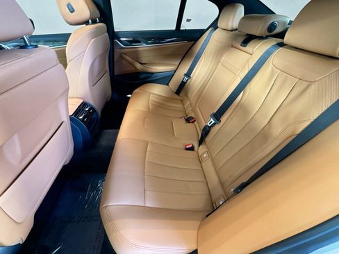 Used 2022 BMW 530e w/ M Sport Package image 23