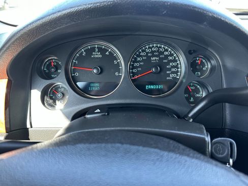 Used 2008 Chevrolet Avalanche LTZ w/ LTZ Preferred Equipment Group RWD image 19