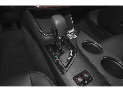 Used 2015 Toyota Avalon Limited w/ Technology Package FWD image 10
