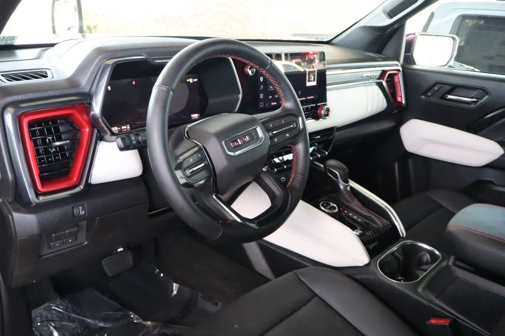 Used 2026 GMC Canyon AT4X AWD/4WD image 17