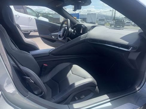 Used 2022 Chevrolet Corvette Stingray Convertible w/ Z51 Performance Package RWD image 12