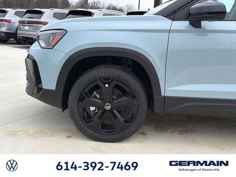 New 2026 Volkswagen Taos SE image 13