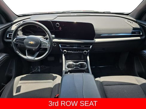 Used 2024 Chevrolet Traverse LT FWD image 9