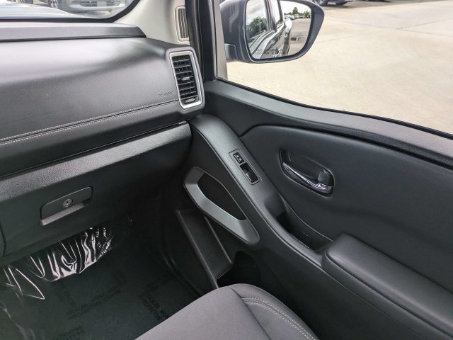 Used 2022 Nissan Frontier SV RWD image 15