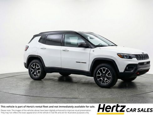 Used 2025 Jeep Compass Trailhawk image 1