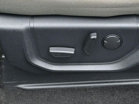 Used 2019 Ford F150 XLT w/ Equipment Group 302A Luxury AWD/4WD image 14