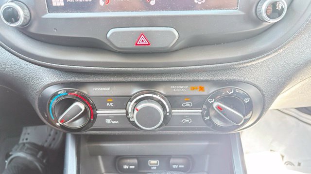 Used 2023 Kia Soul LX w/ Option Group 015 FWD image 17